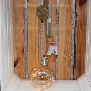 Lampe Glas an Seil