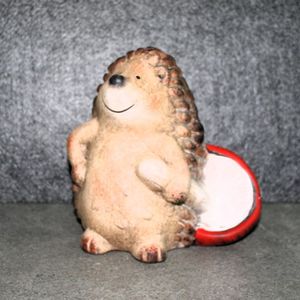 Igel mit Pilz